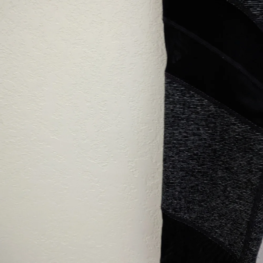 Zella X Nordstrom High Waisted Gray & Black Mesh Activewear Cropped Leggings - Picture 7 of 7